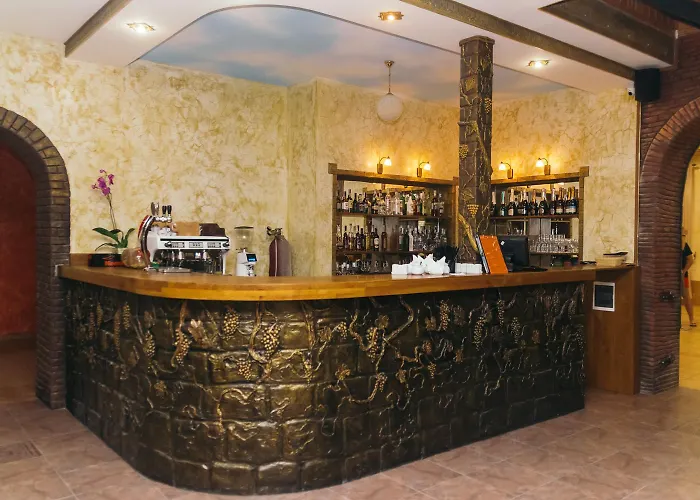 Hotel готельно-ресторанний комплекс традиція