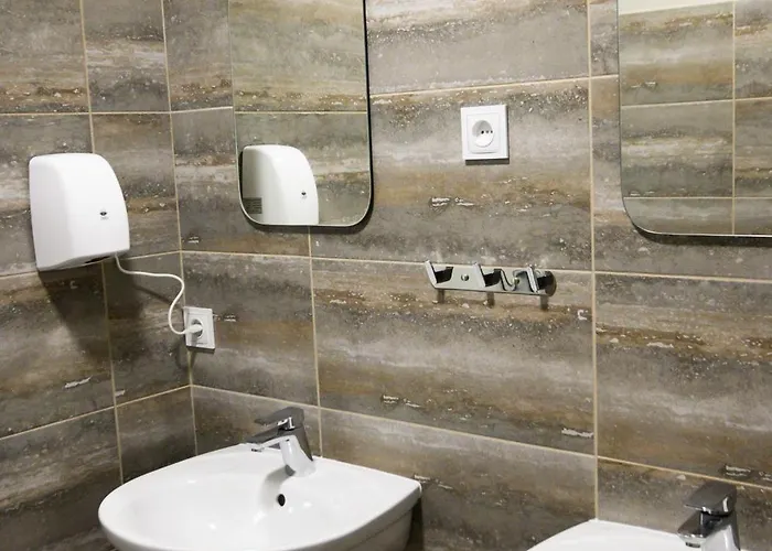 готельно-ресторанний комплекс традиція Hotel *
