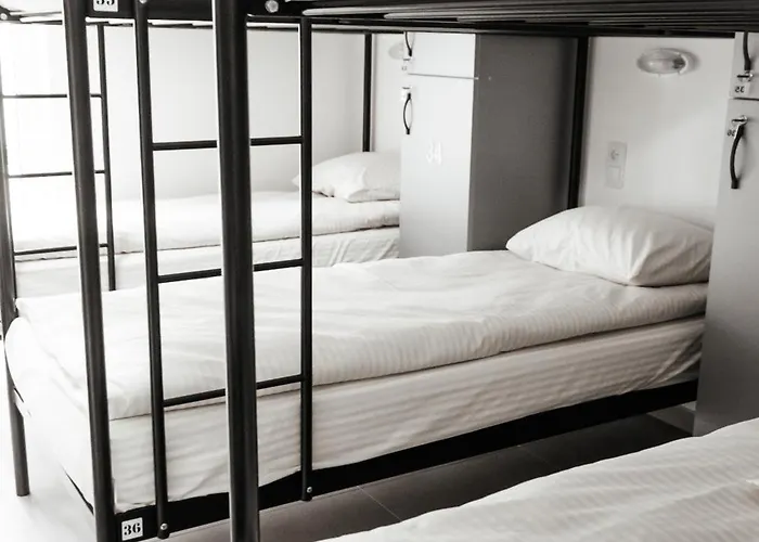 Hotel готельно-ресторанний комплекс традиція Pystan